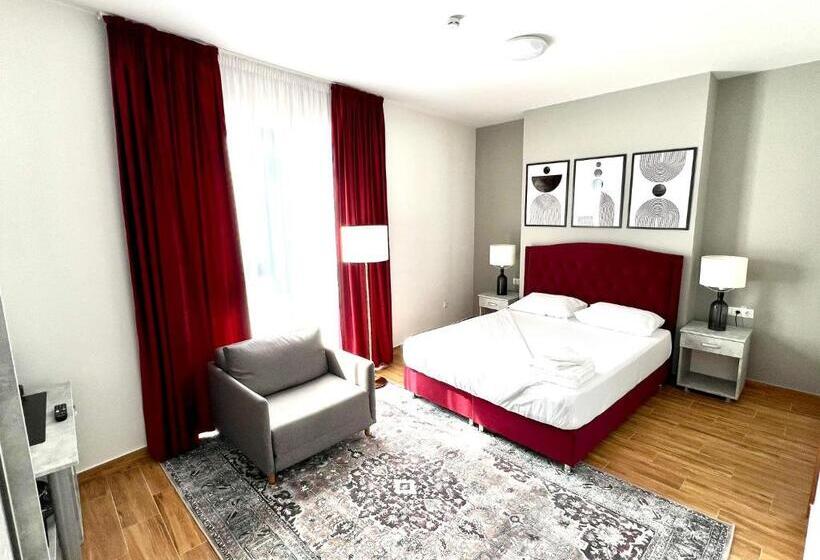 هتل Fantazia Oradea Self Check In & Out