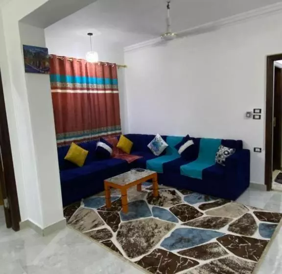 هتل Home And House