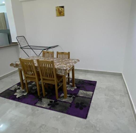 هتل Home And House