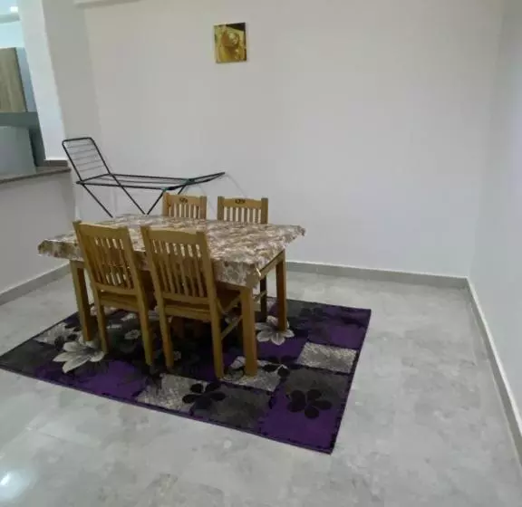 هتل Home And House