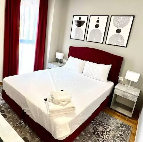 Hotelli Fantazia Oradea   Self Check In & Out