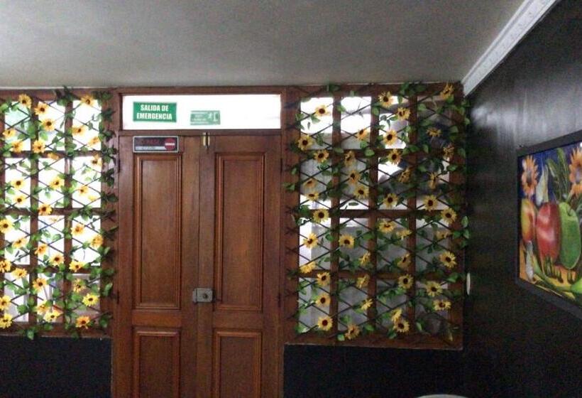 هتل La Vie En Rose Ctg