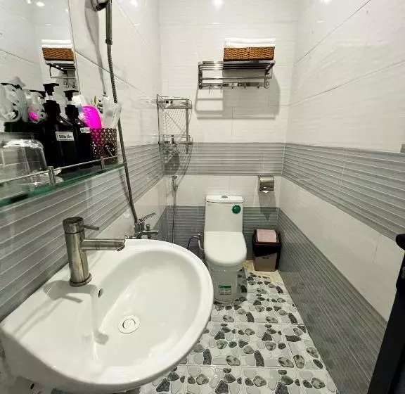 هتل ông 5 Hostel