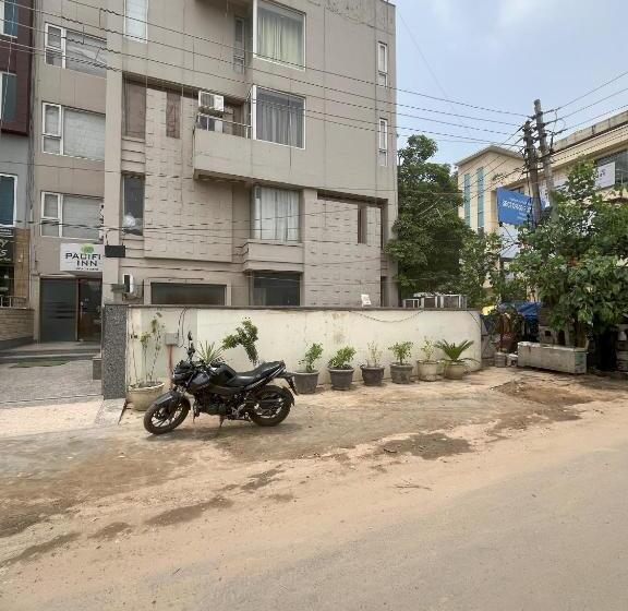 هتل Pacific Inn Green, Gurgaon