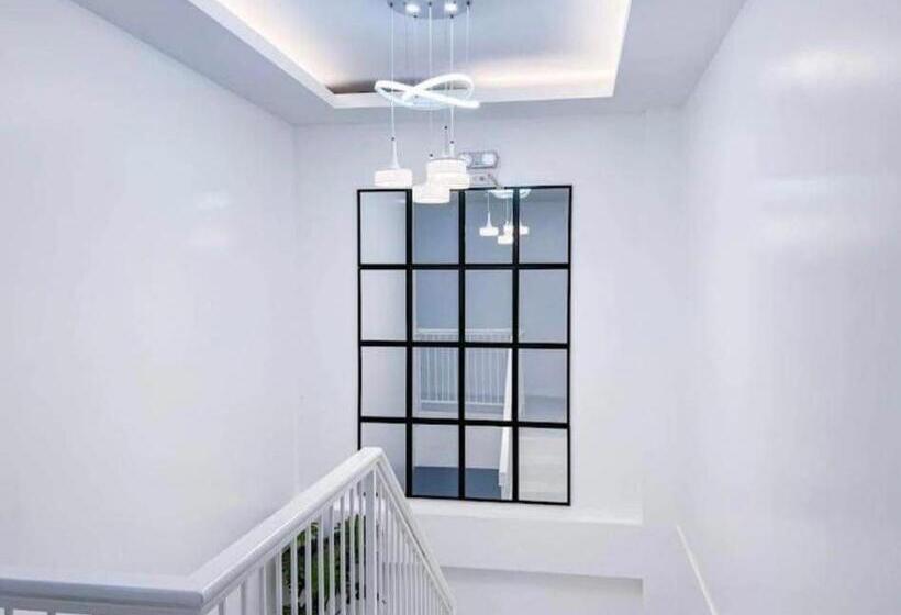 پانسیون Casa Luna Guesthouse Tagaytay