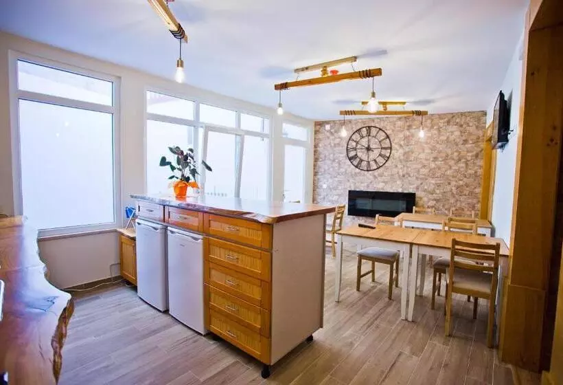 Majatalo Guest House 10 De Agosto