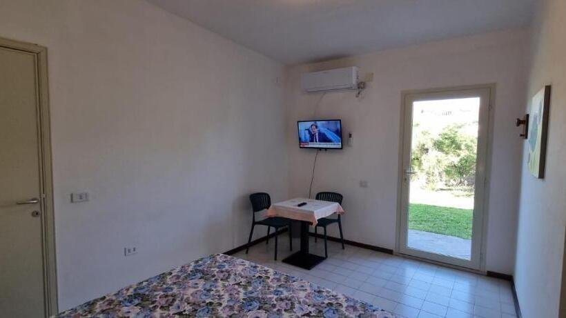 פנסיון Villa Red Melons