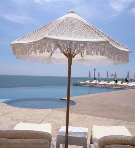 Santa Maria Luxury Suits