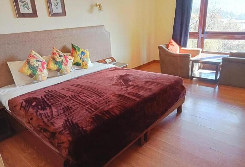 Hotel Himalayan Fort Resort, Manali   ! Riverside Property !! Big Lawn With Bonfire !! Best Selling !! Sce