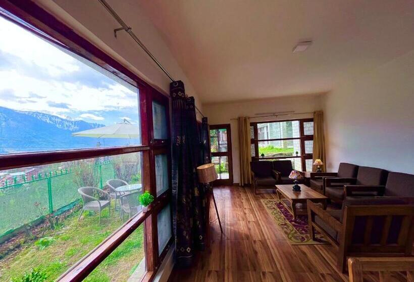 Hotel Mansa Devi Royal Guest House