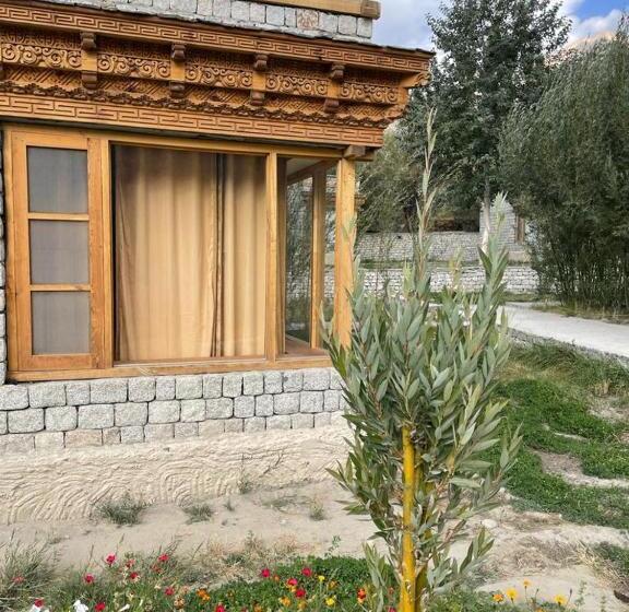 בית מלון כפרי Osay Khar Resort