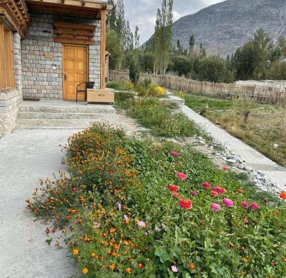 בית מלון כפרי Osay Khar Resort