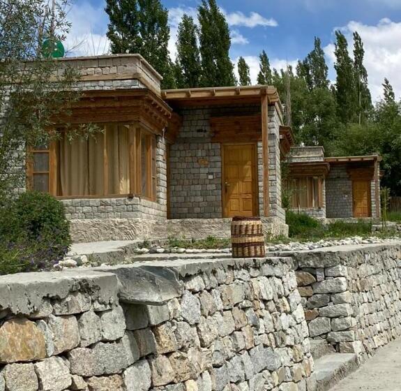 בית מלון כפרי Osay Khar Resort