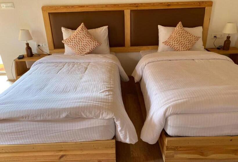 בית מלון כפרי Osay Khar Resort