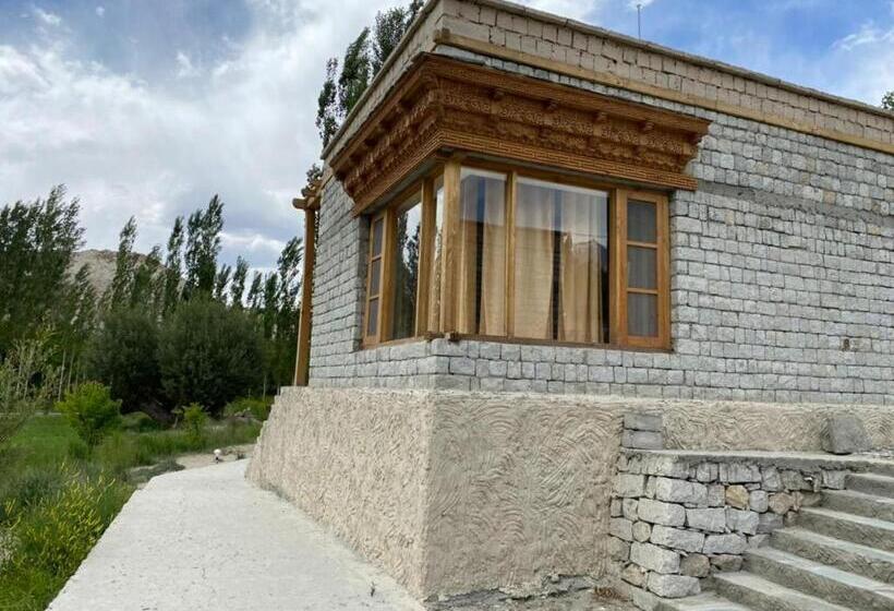 בית מלון כפרי Osay Khar Resort