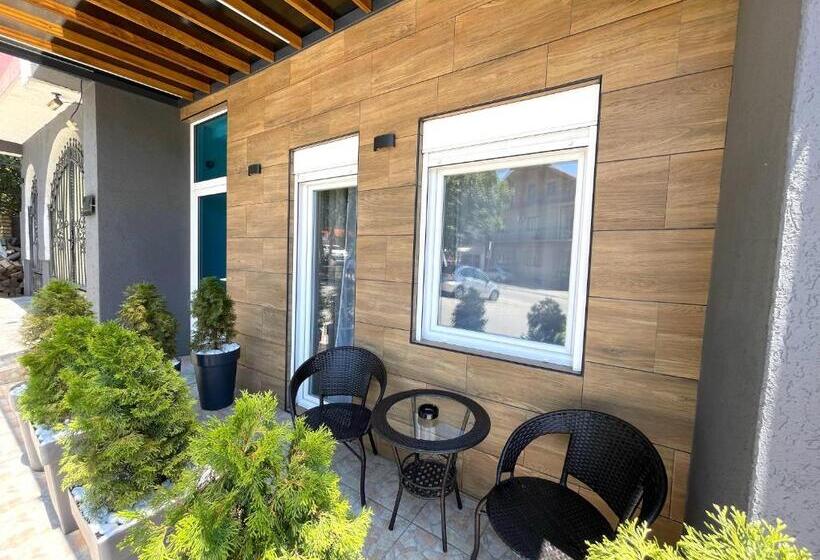 پانسیون Laguna Apartments