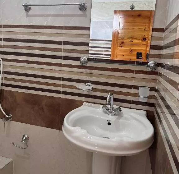 Vacations Inn Hotel And Restaurant