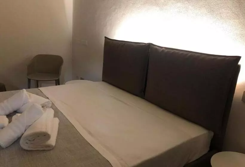 تختخواب و صبحانه La Dimora Del Cuore