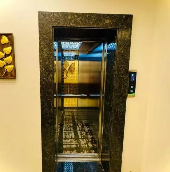 ホテル Najaf Palace 200 Mtrs From Dargah