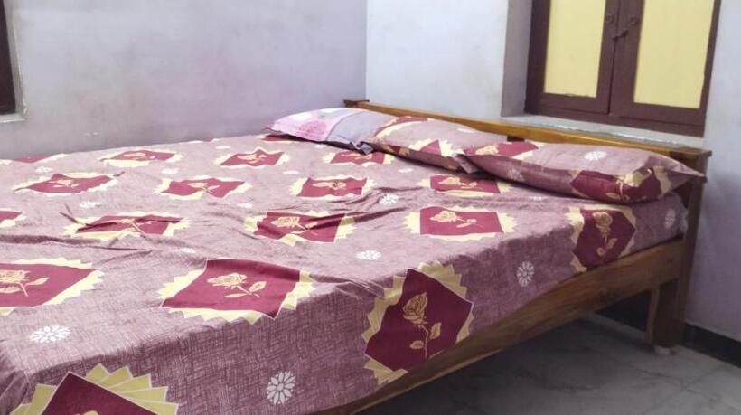 Pension (Hôtel basse catégorie) Murugan Guest House