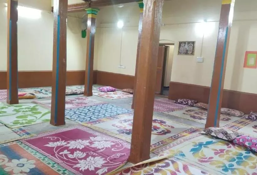 Majatalo Murugan Guest House