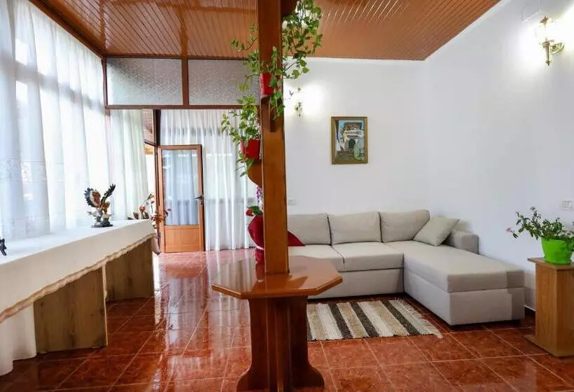 پانسیون Vila Spahiu