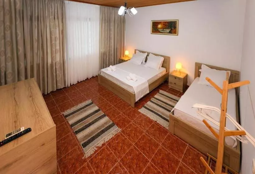 پانسیون Vila Spahiu