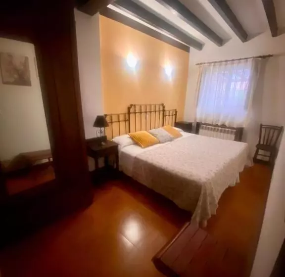 ユースホステル Posada Rural La Peña Casares