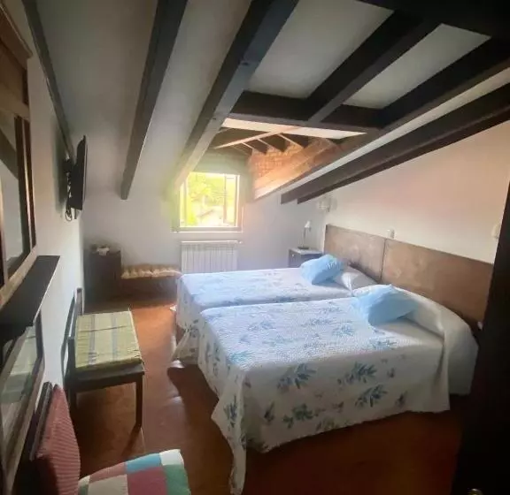 ユースホステル Posada Rural La Peña Casares