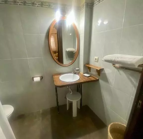 ユースホステル Posada Rural La Peña Casares