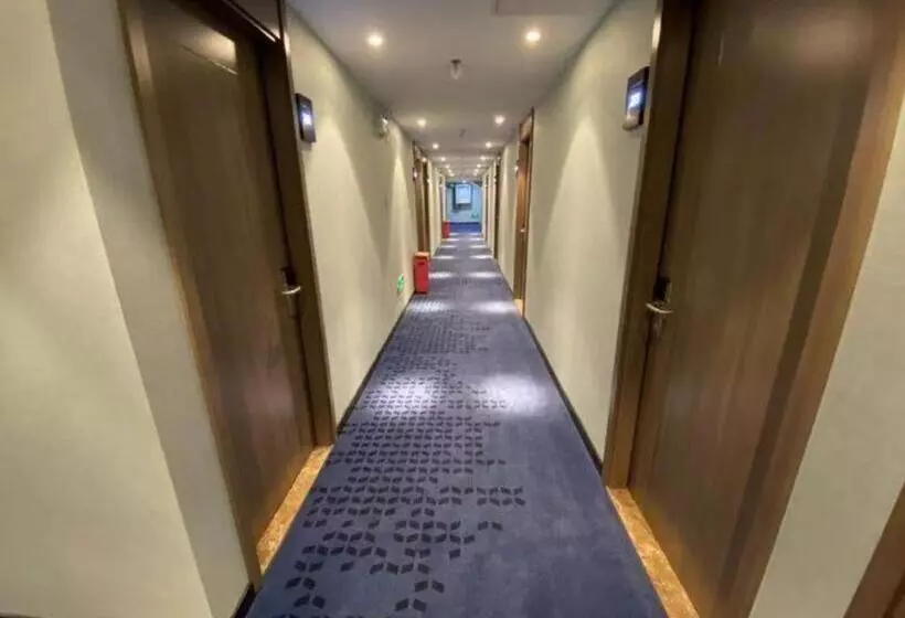 هتل 7 Days Premium Beijing Xiehe Hospital Wangfujing Metro Station