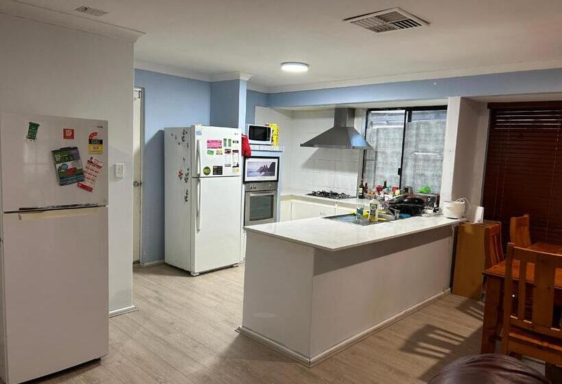 膳宿费 Master Room With Ensuite In A Lovely House