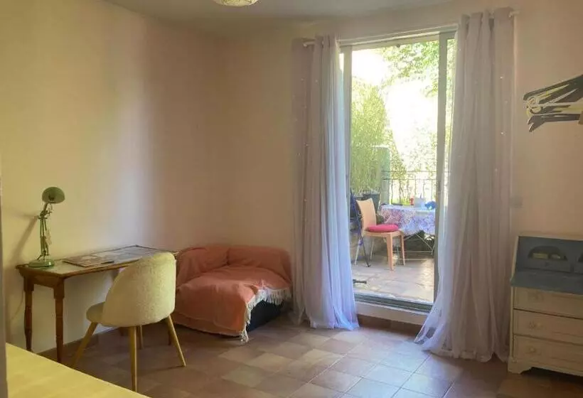 Aamiaismajoitus (B&B) Beautiful Room In Aix Center