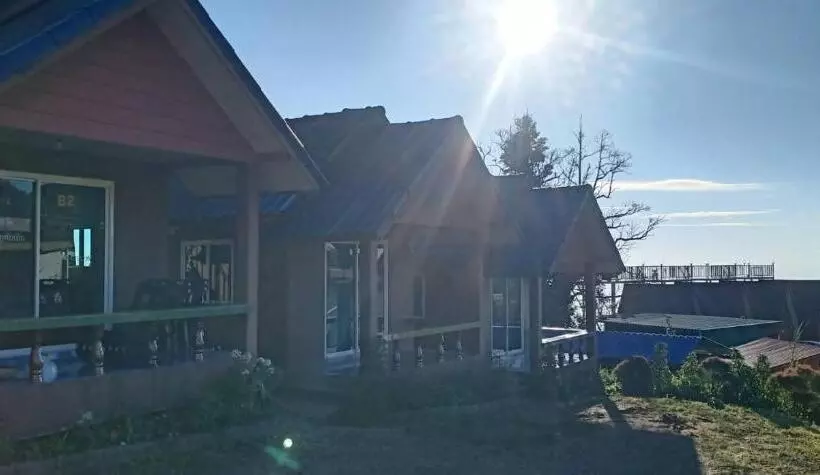 Hotelli Baan Phak Plaithang At Phu Thap Buek