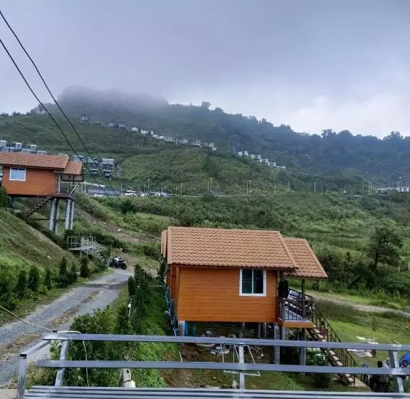 Hotelli Baan Phak Plaithang At Phu Thap Buek
