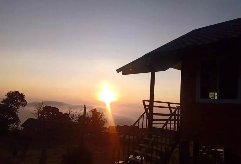 Hotelli Baan Phak Plaithang At Phu Thap Buek