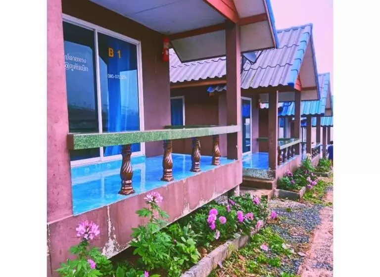 Hotelli Baan Phak Plaithang At Phu Thap Buek