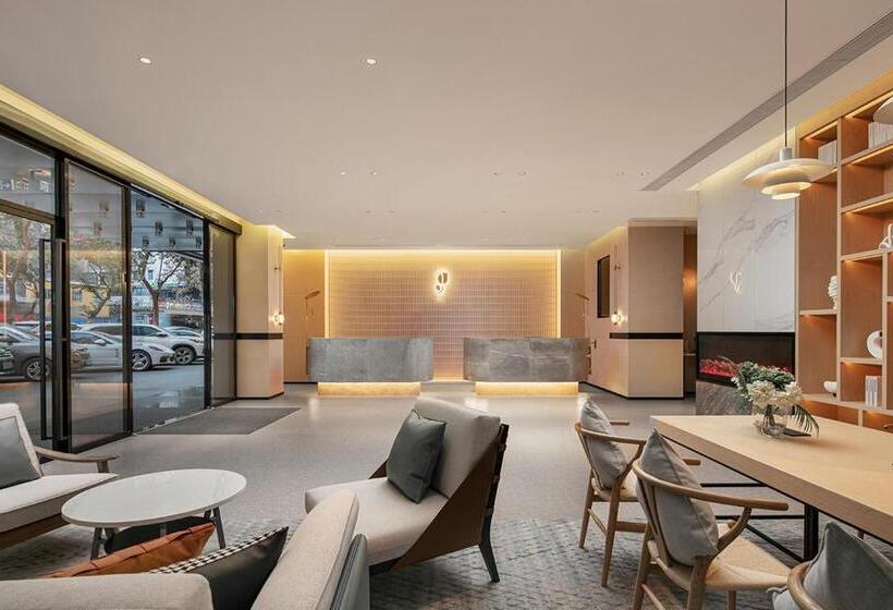 فندق Country Inn & Suite By Radisson, Guangzhou Railway Station Xiaobei