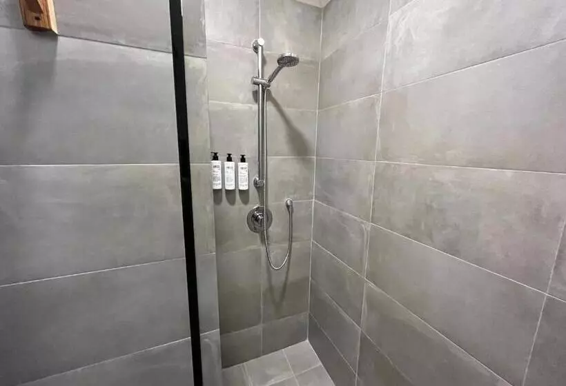 هتل Hadco Experiences At Asa Wright Nature Centre