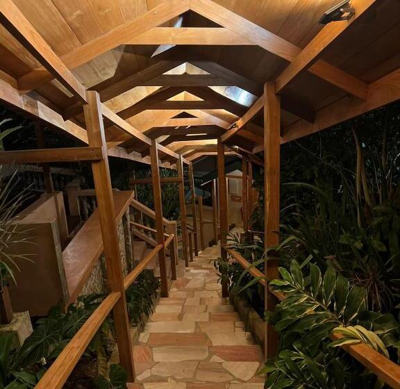 هتل Hadco Experiences At Asa Wright Nature Centre