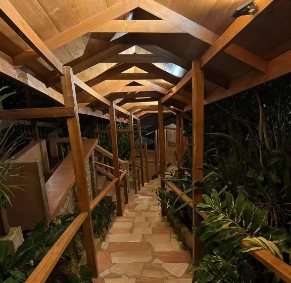 هتل Hadco Experiences At Asa Wright Nature Centre