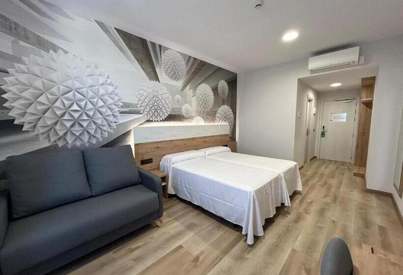 ホテル Javalambre