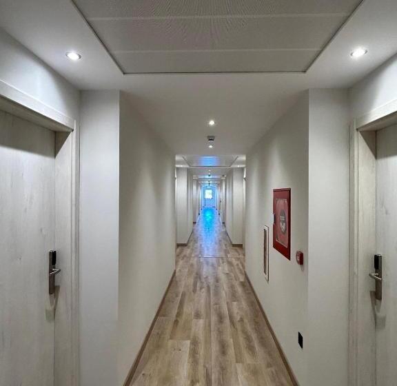 ホテル Javalambre