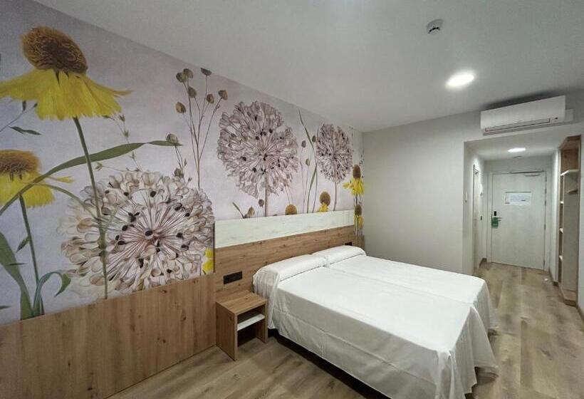 ホテル Javalambre