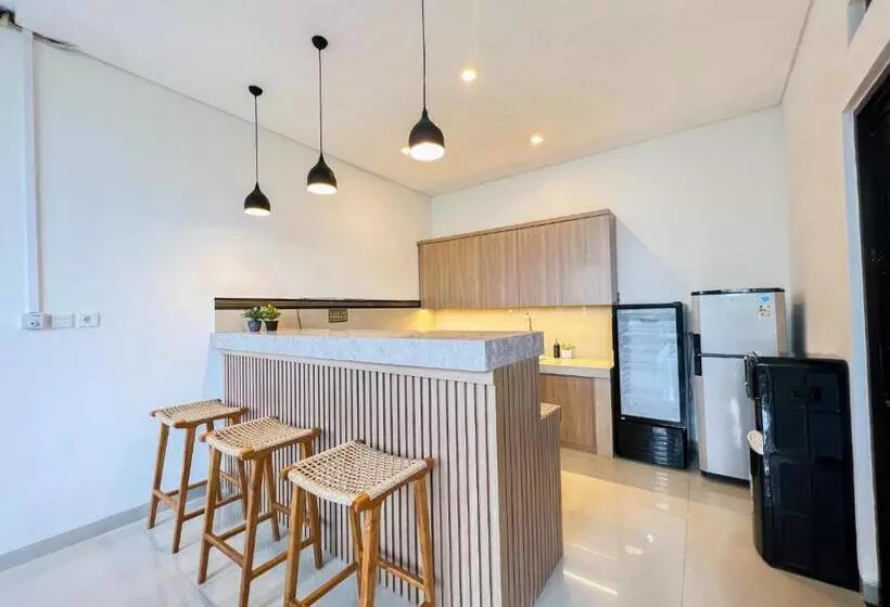 Majatalo 1 Min To Batu Bolong Island Boy Guesthouse Kt 1