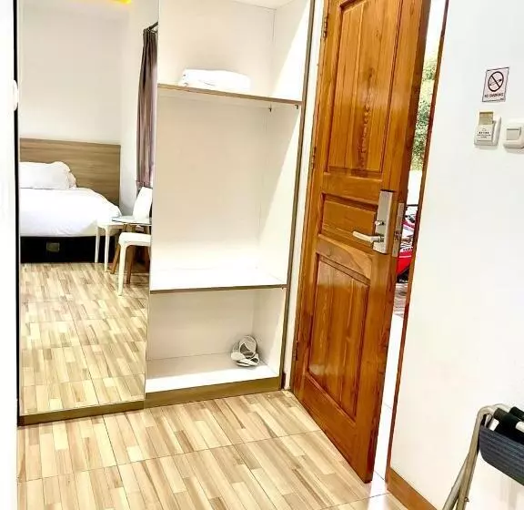 Majatalo East Marina Guesthouse