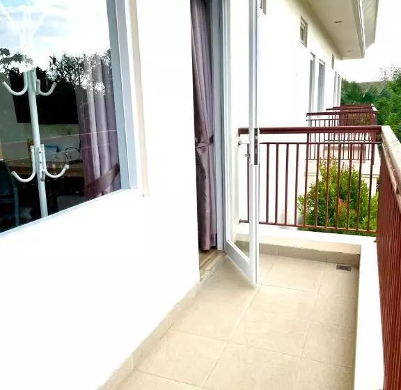 Majatalo East Marina Guesthouse