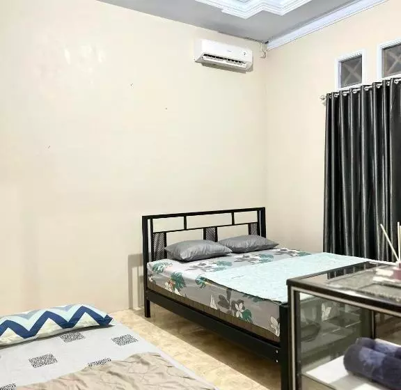 ペンション Harmoni Guest House Tumpak Sewu