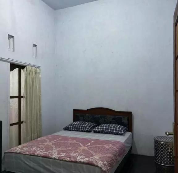 ペンション Harmoni Guest House Tumpak Sewu