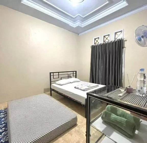 ペンション Harmoni Guest House Tumpak Sewu